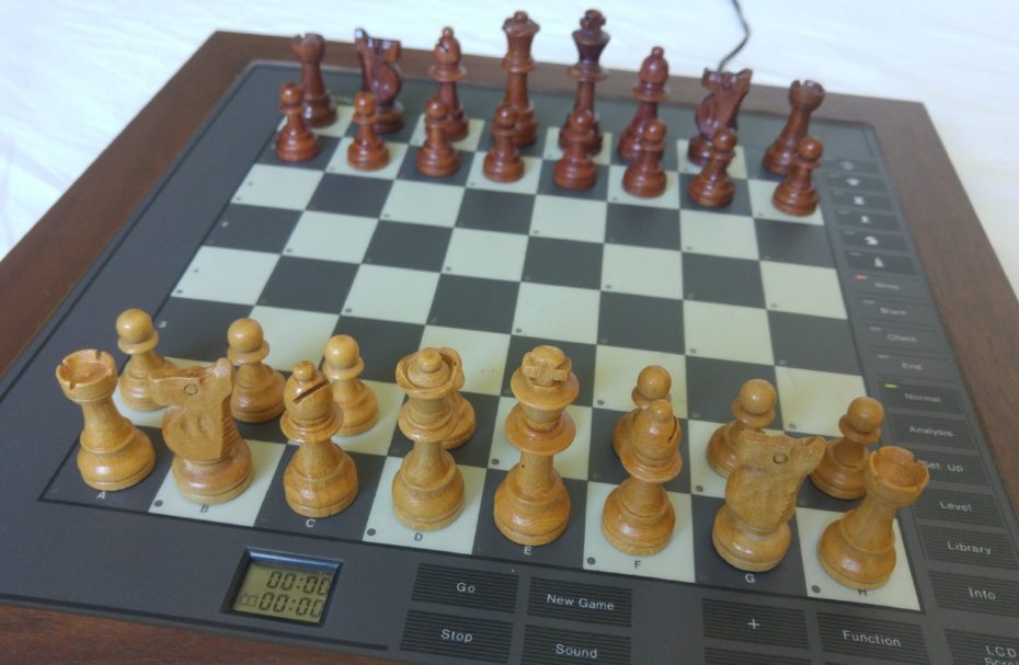 Chess Partner 2 Kasparov - jeu d'échecs électronique Saitek 1995