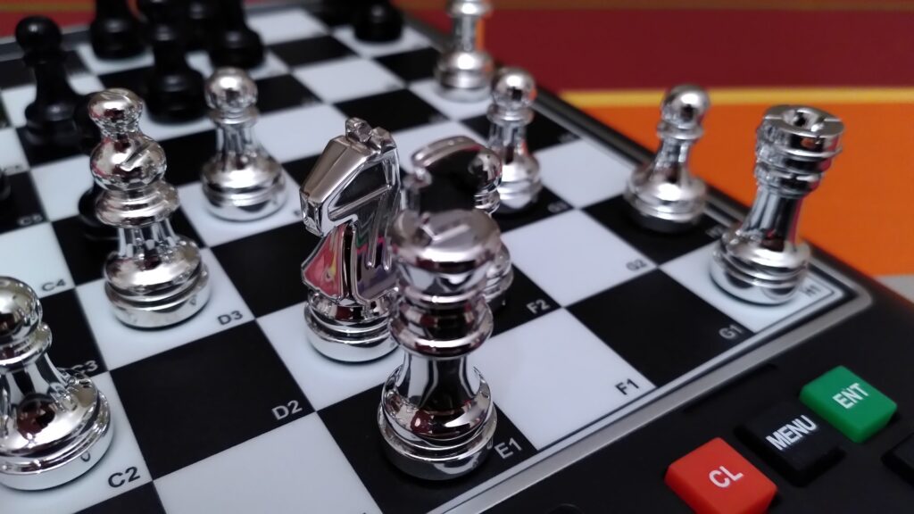 Les pièces du Chess Genius Pro